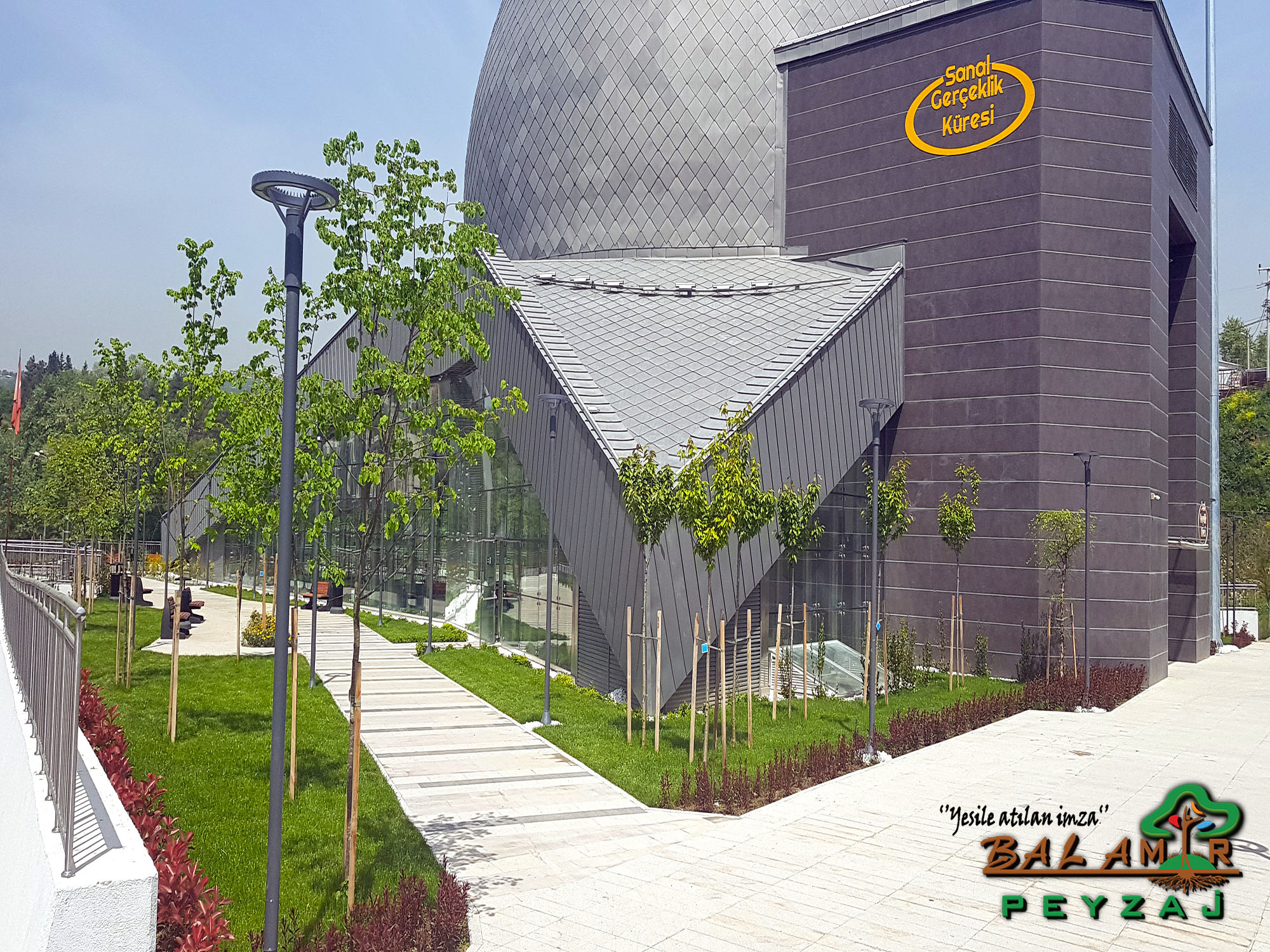 İzmit Planetaryum binası ve çevre düzenlemesi