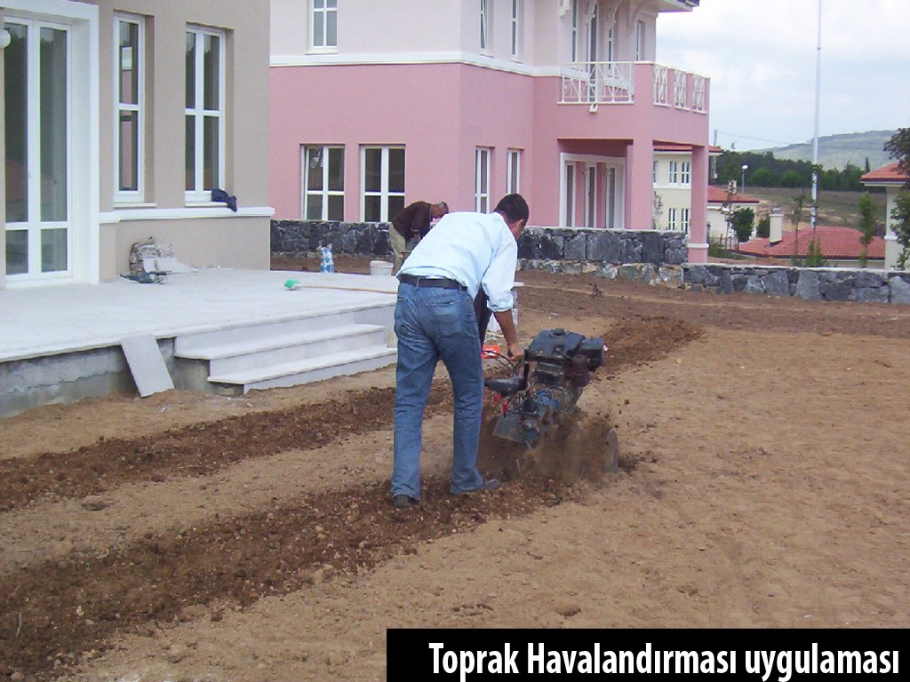 Havuzlu villa · Ana havuz çevresi · Uygulama · Toprak havalandırma