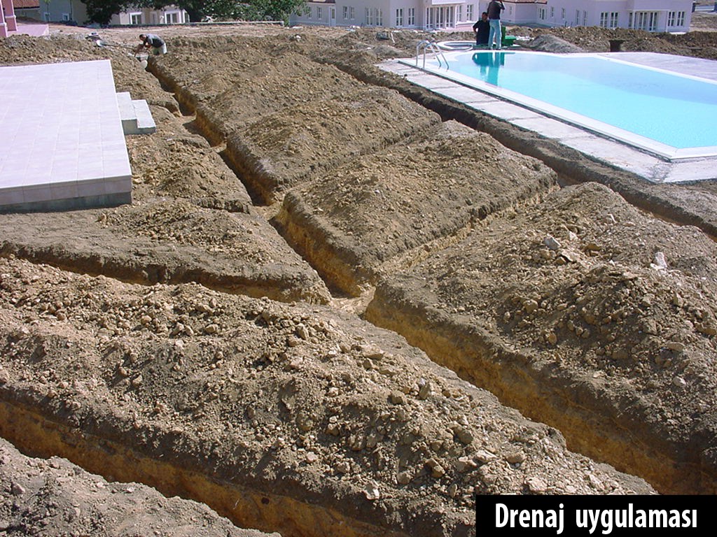 Havuzlu villa · Ana havuz çevresi · Uygulama · Havuz çevresi drenaj kazısı