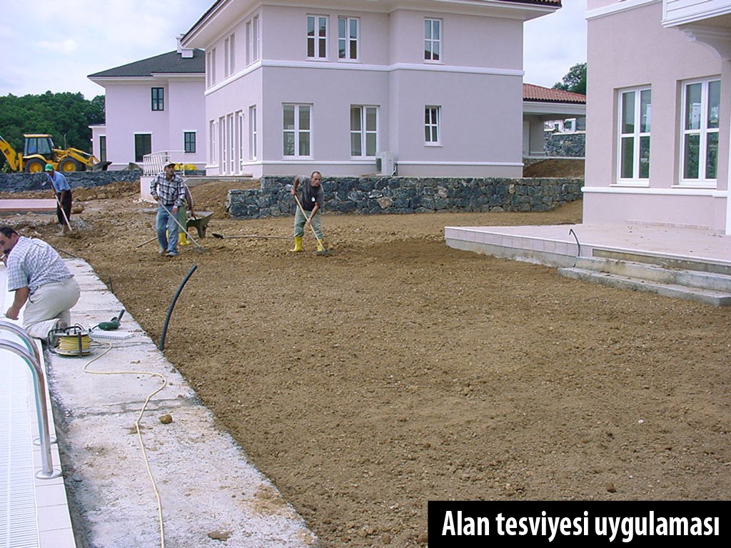 Havuzlu villa · Ana havuz çevresi · Uygulama · Alan tesviyesi