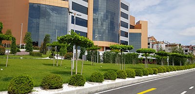 BAKOME · Giriş çevresi ve ağaçlı çim alanı · Sonrası · Bordür ve yol kenarı