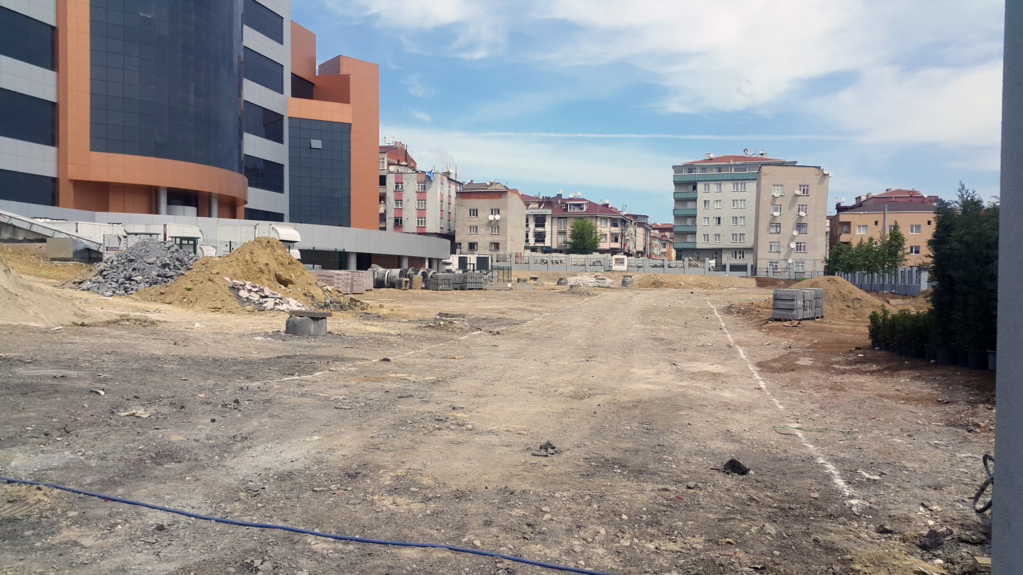 BAKOME · Dairesel bahçe ve gece aydınlatması · Öncesi · Açık bahçe alanı