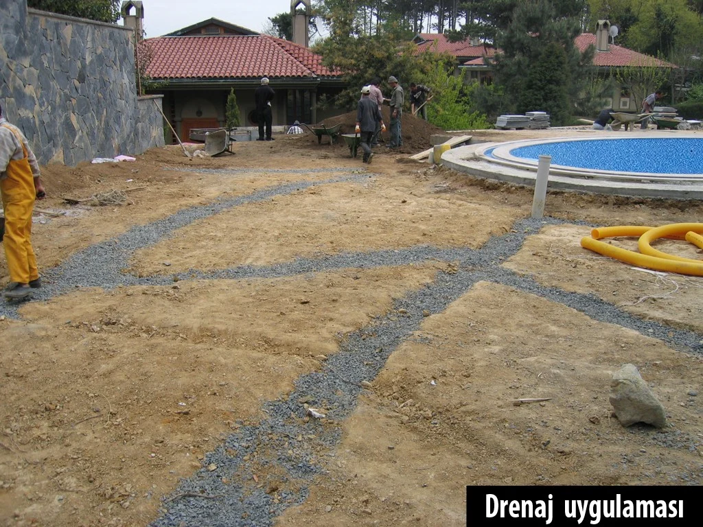 Havuzlu villa · Diğer havuz çevresi · Uygulama · Havuz çevresi drenaj dolgusu