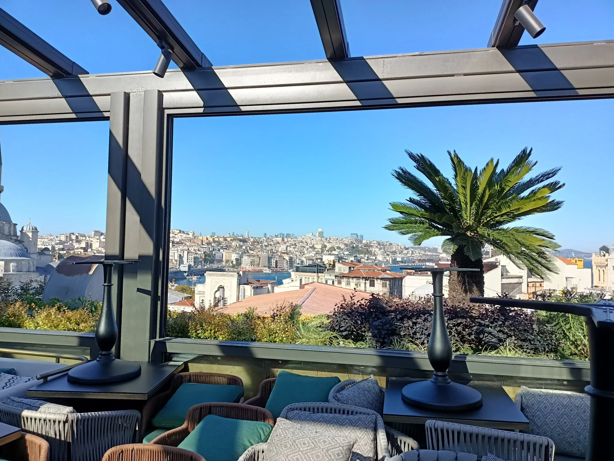 Sirkeci · Restoran ve teras peyzajı · Görünüm 4